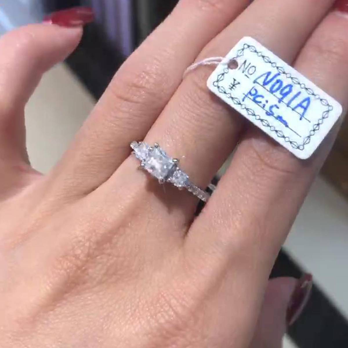 公主方三石女戒S925银镀白金定制主石莫桑钻0.8ct/副石高碳钻